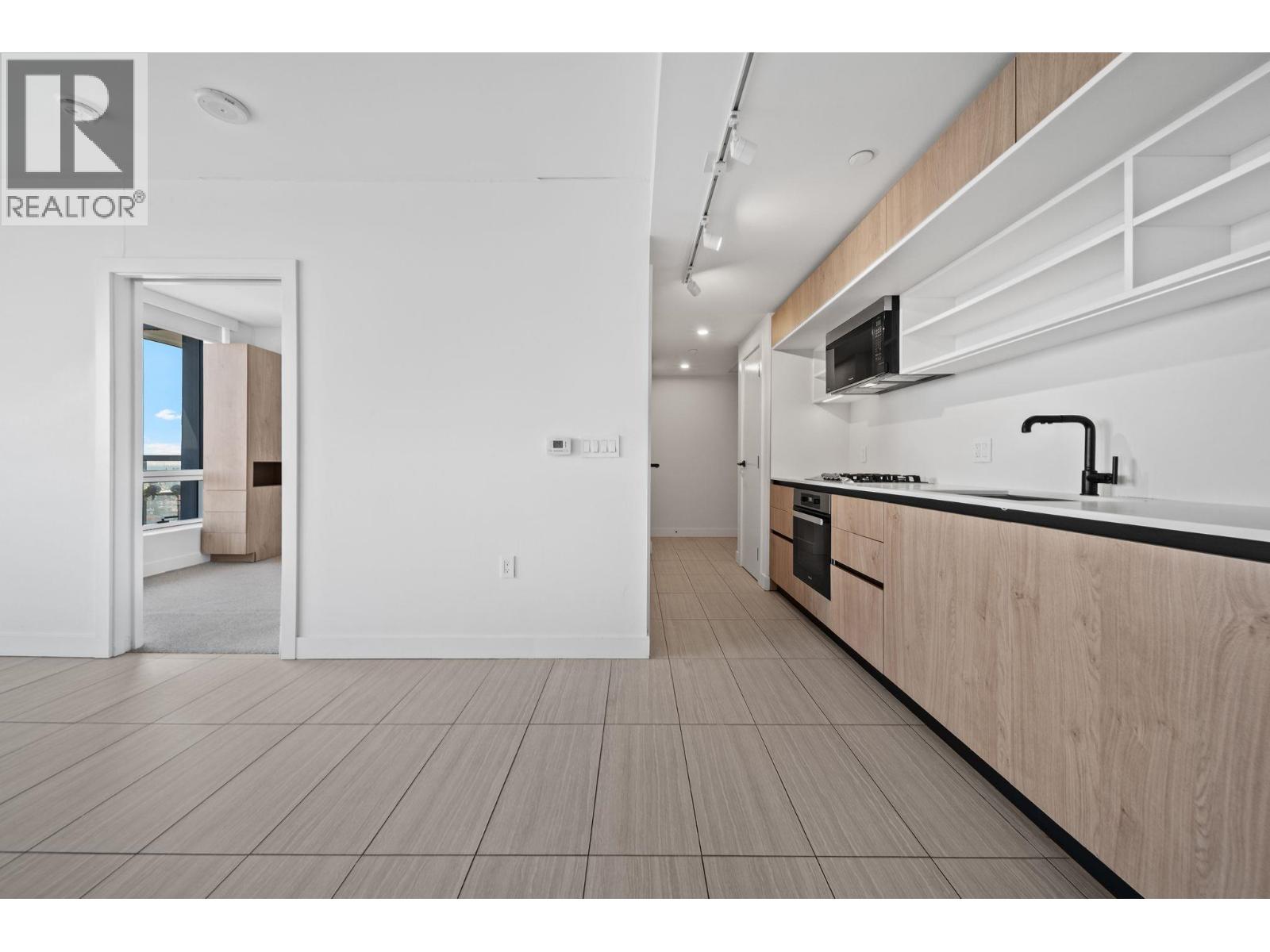 2504 5058 Joyce Street, Vancouver, British Columbia  V5R 0J9 - Photo 3 - R3173162