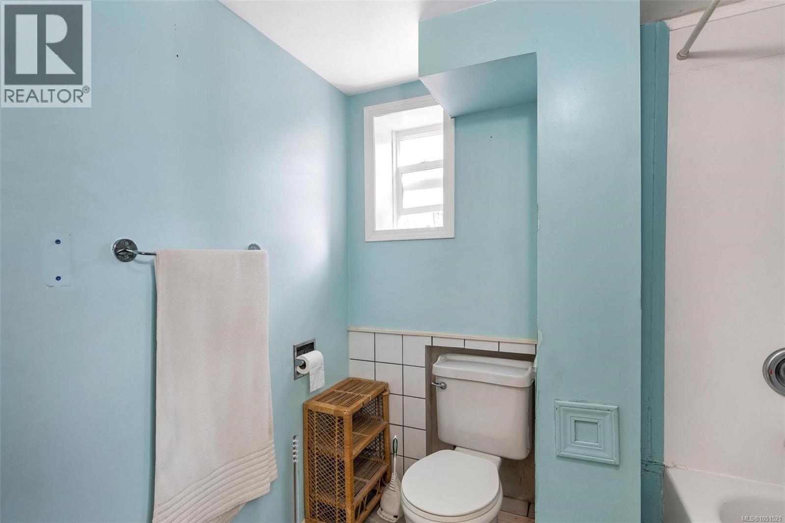 847 Old Esquimalt Rd