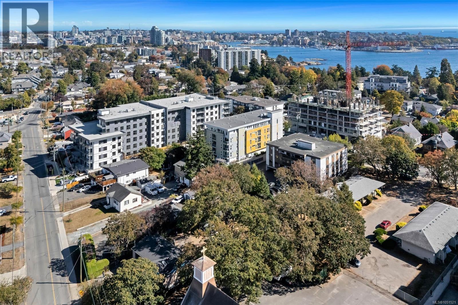 847 Old Esquimalt Rd