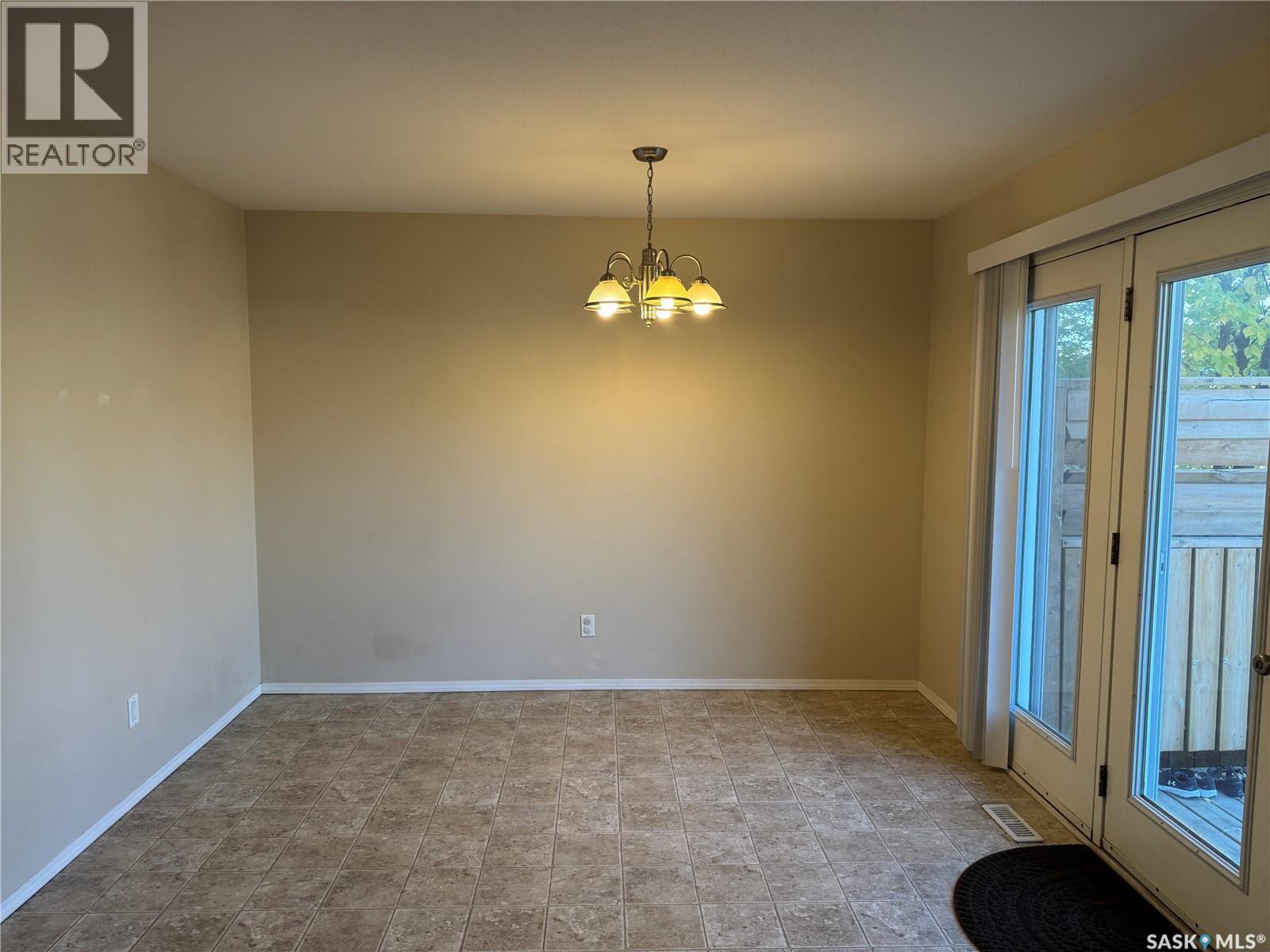 158 East Hampton Boulevard, Saskatoon, Saskatchewan  S7R 0A7 - Photo 12 - SK050463