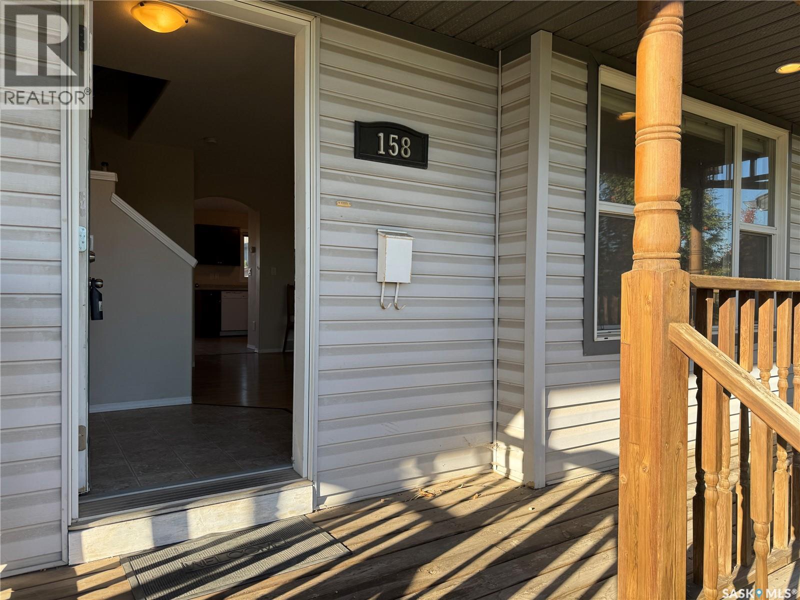 158 East Hampton Boulevard, Saskatoon, Saskatchewan  S7R 0A7 - Photo 3 - SK050463