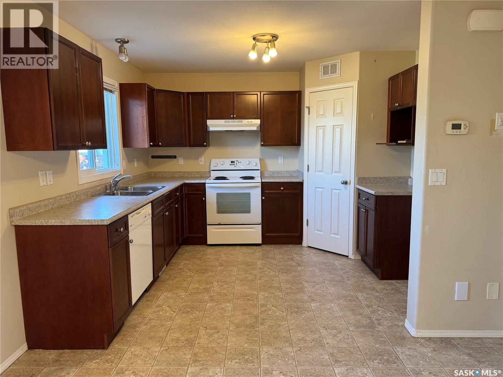 158 East Hampton Boulevard, Saskatoon, Saskatchewan  S7R 0A7 - Photo 9 - SK050463