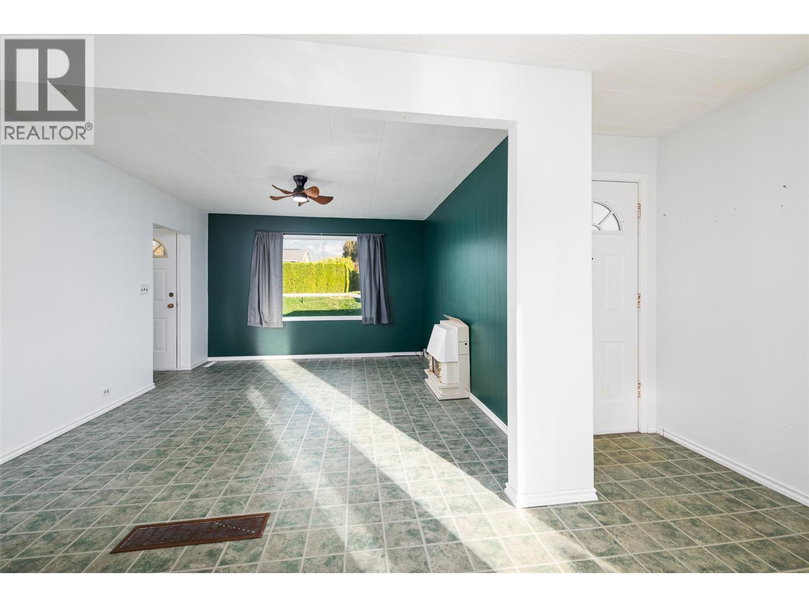 519 20th Avenue S, Creston, British Columbia  V0B 1G5 - Photo 11 - 10399957