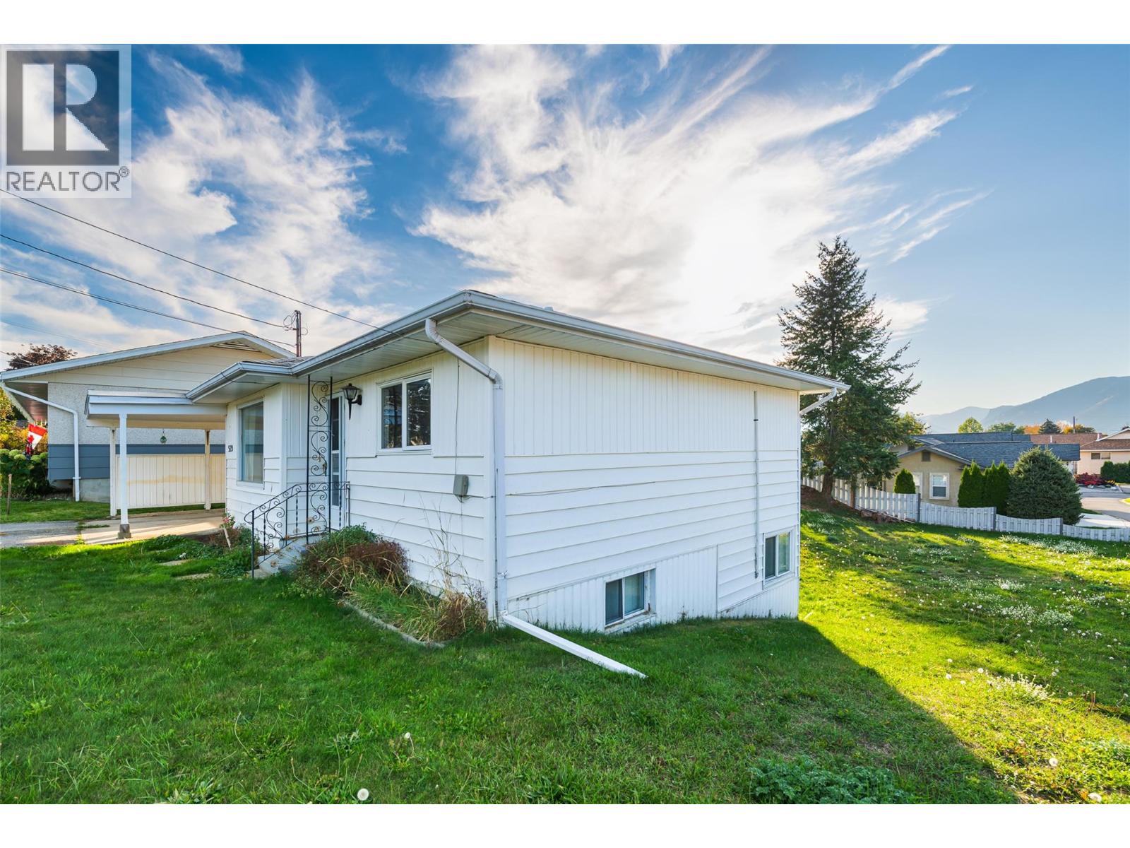519 20th Avenue S, Creston, British Columbia  V0B 1G5 - Photo 3 - 10399957