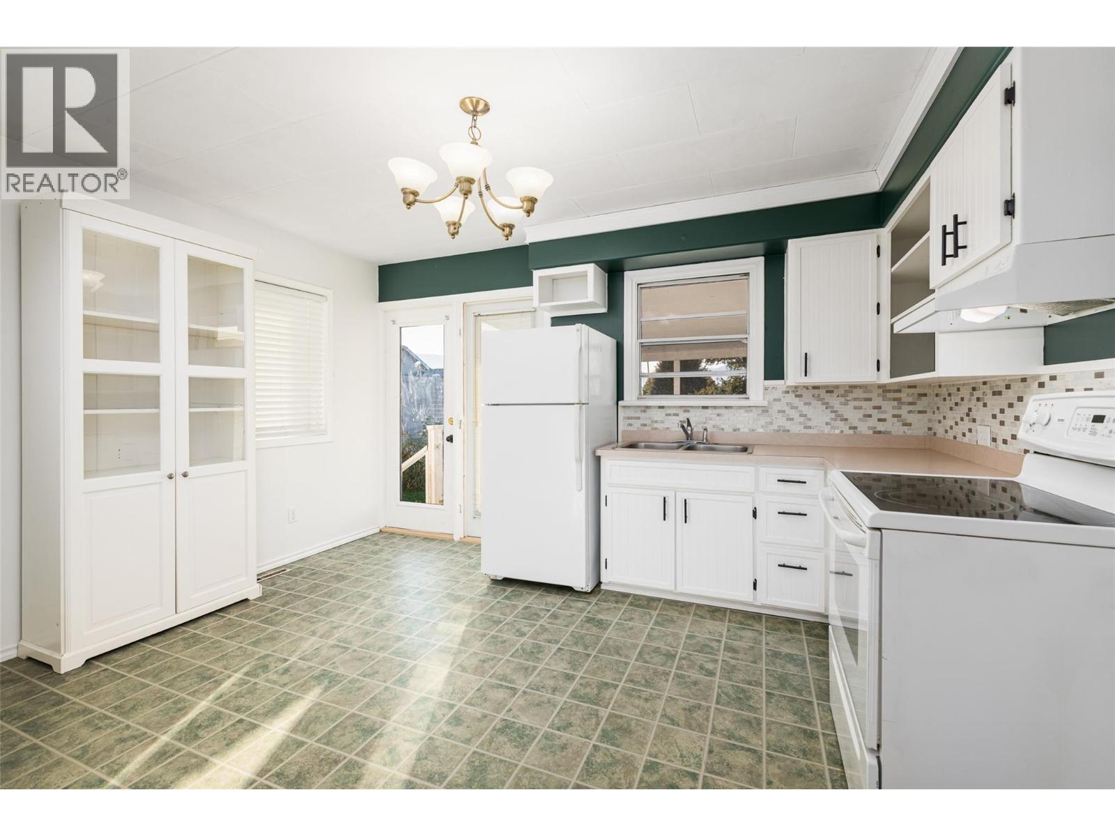519 20th Avenue S, Creston, British Columbia  V0B 1G5 - Photo 7 - 10399957