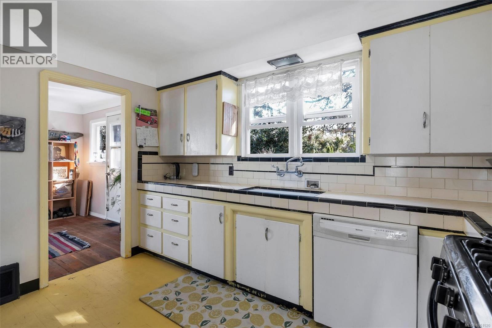 847 Old Esquimalt Rd
