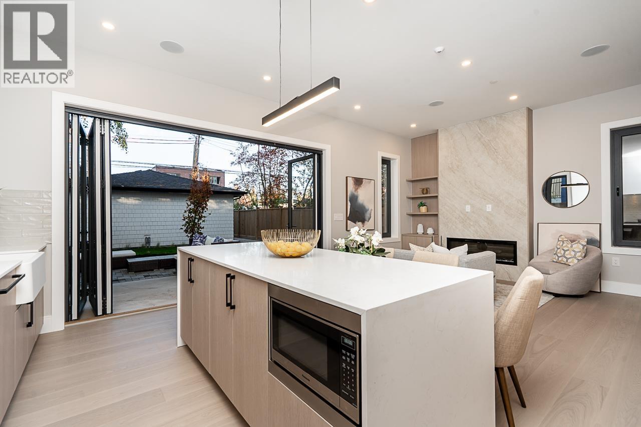 2 4579 W 11th Ave Avenue, Vancouver, British Columbia V6R 2M5 - Photo 11 - R3170969