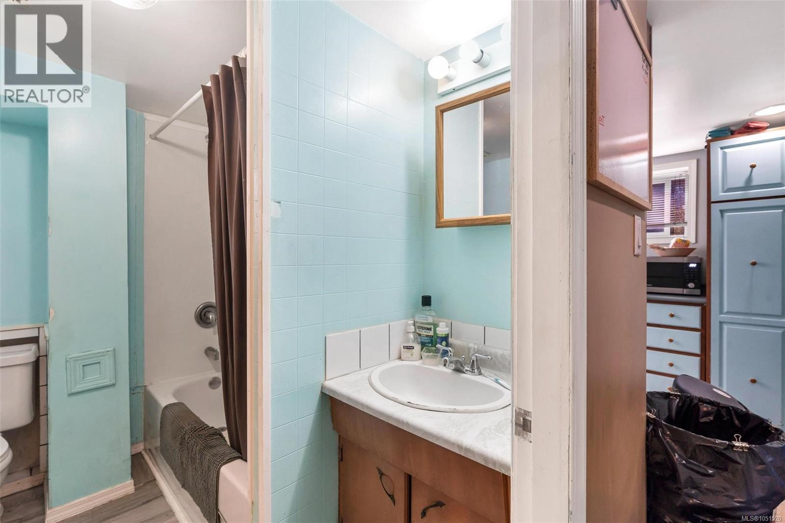 847 Old Esquimalt Rd
