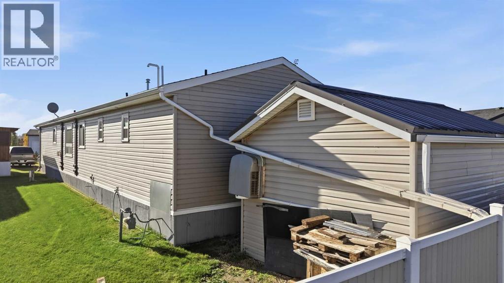 98, 15 Mackenzie Ranch Way, Lacombe, Alberta  T4L 0B4 - Photo 2 - A2349999