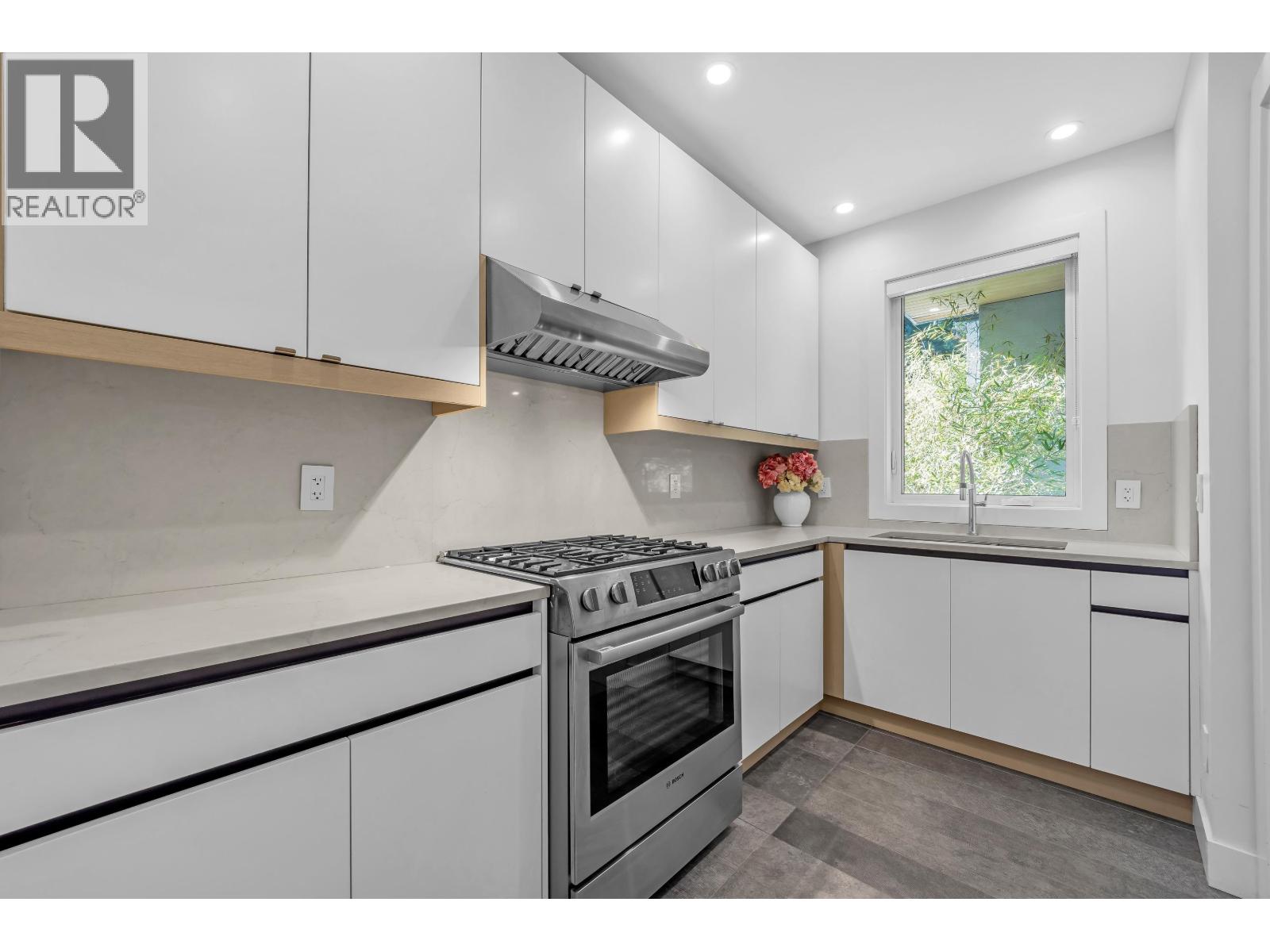 4324 Glencanyon Drive, North Vancouver, British Columbia  V7N 4B3 - Photo 22 - R3172912
