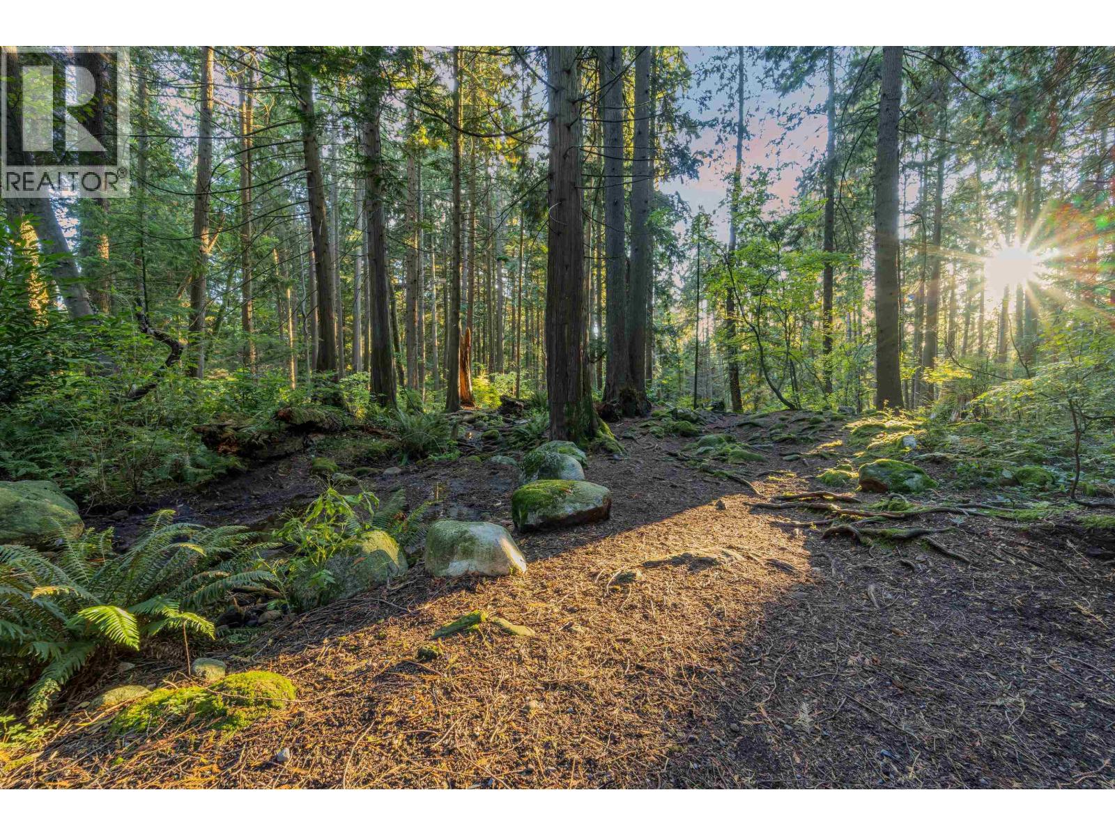 4324 Glencanyon Drive, North Vancouver, British Columbia  V7N 4B3 - Photo 30 - R3172912