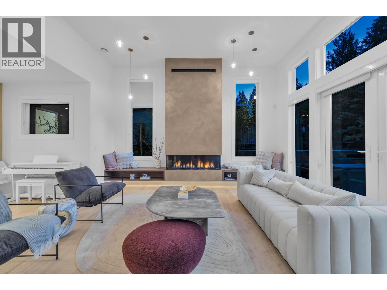 4324 Glencanyon Drive, North Vancouver, British Columbia  V7N 4B3 - Photo 4 - R3172912