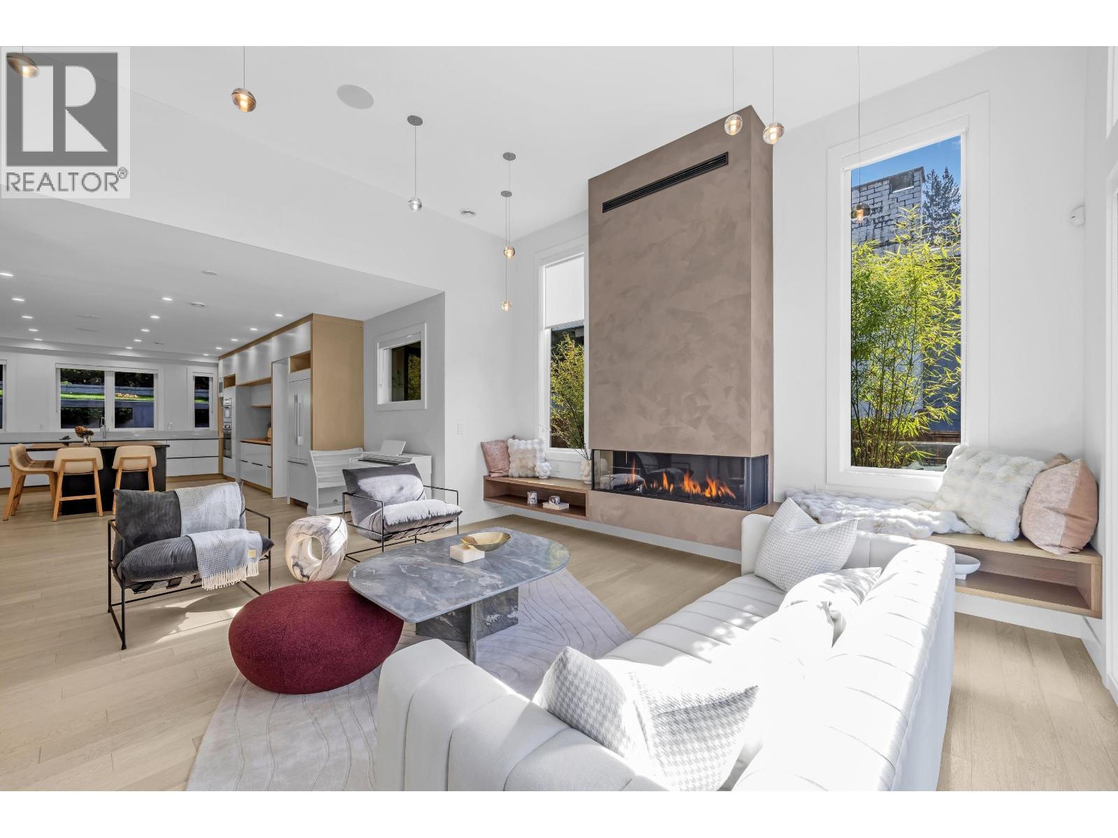 4324 Glencanyon Drive, North Vancouver, British Columbia  V7N 4B3 - Photo 3 - R3172912