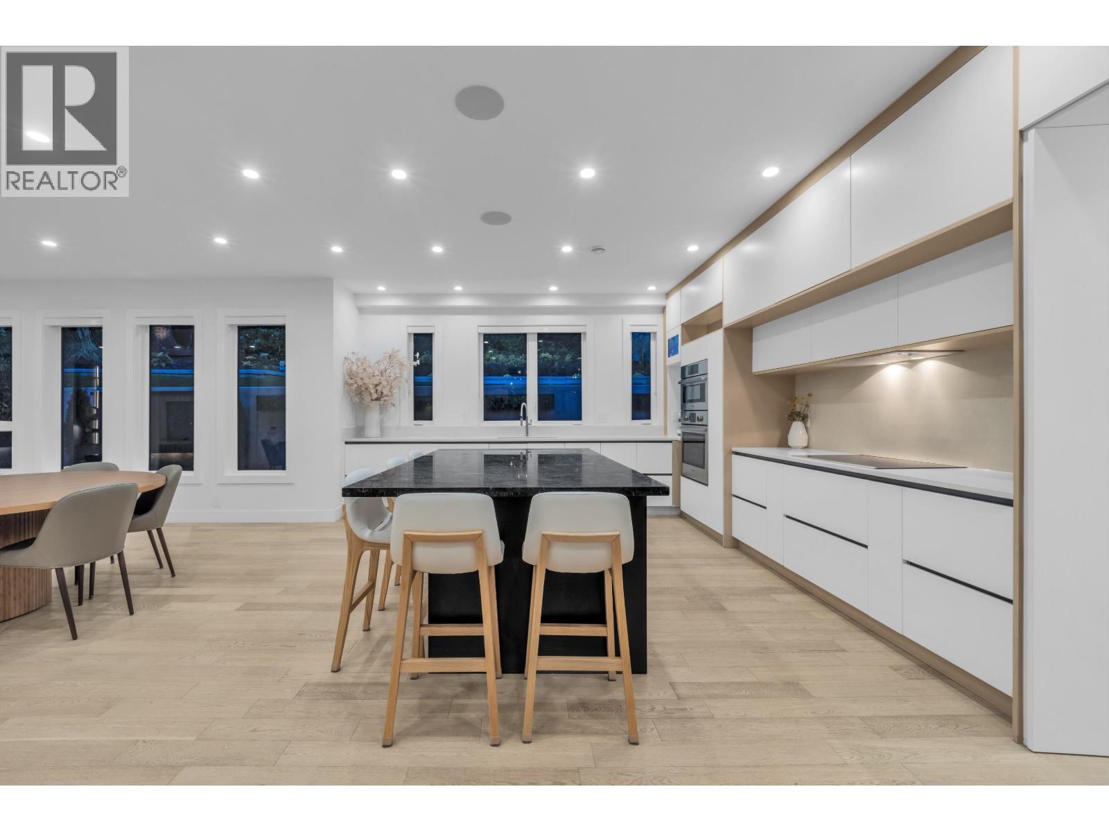 4324 Glencanyon Drive, North Vancouver, British Columbia  V7N 4B3 - Photo 7 - R3172912