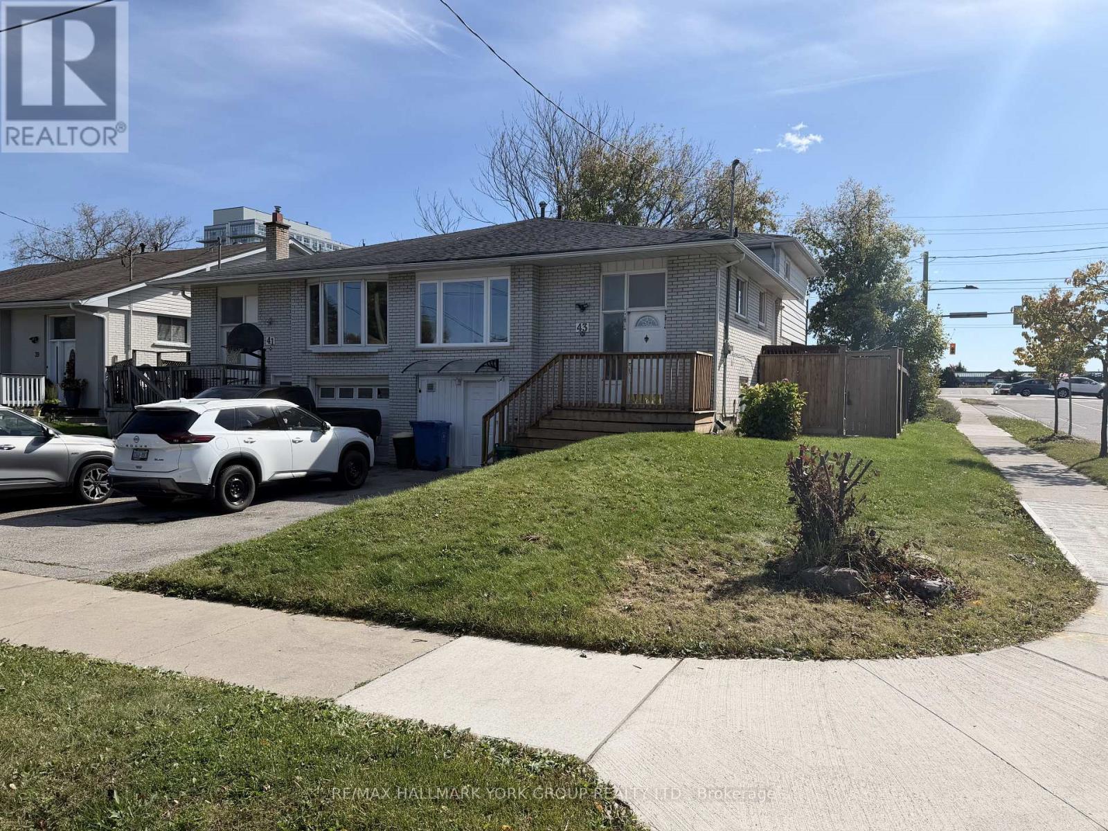 LOWER - 43 WALTER AVENUE, Newmarket, Ontario