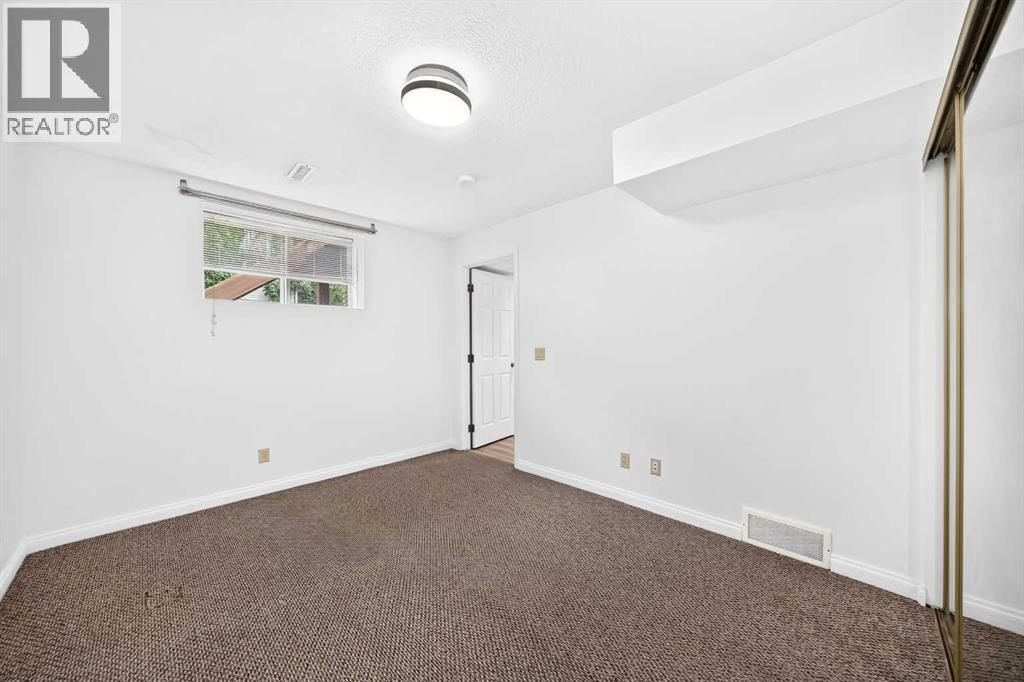 111 Arbour Stone Crescent NW