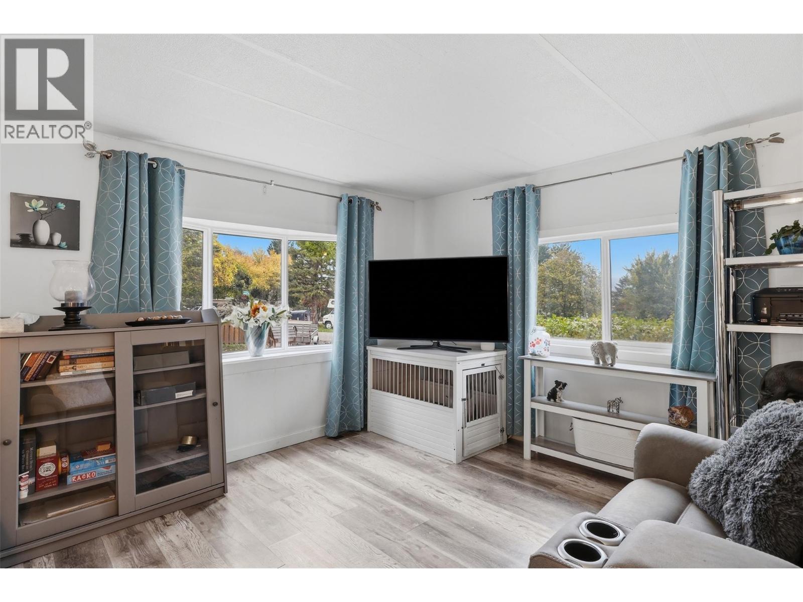 5317 Freda Avenue, Kamloops, British Columbia  V2C 5A6 - Photo 5 - 10402525