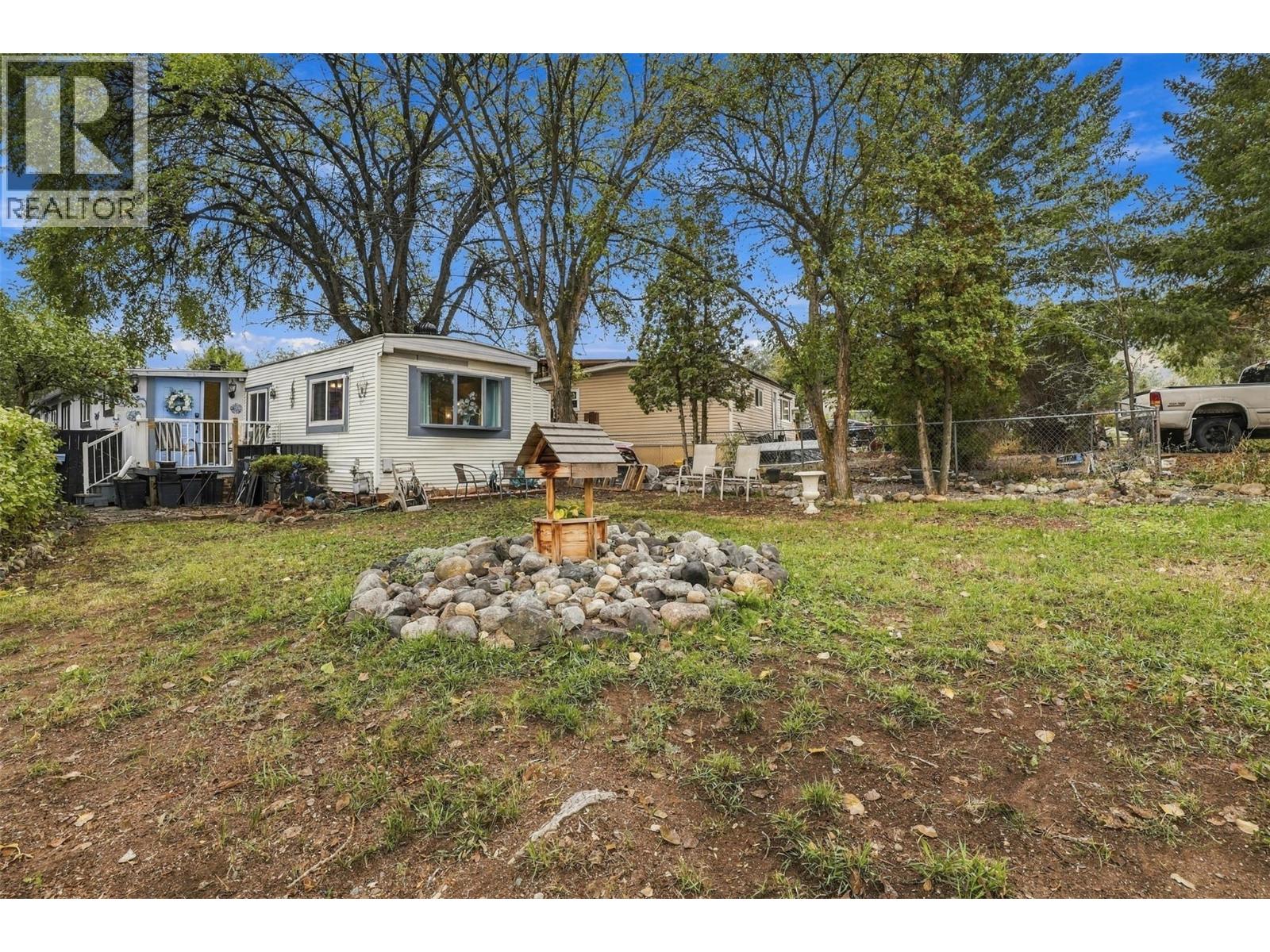 5317 Freda Avenue, Kamloops, British Columbia  V2C 5A6 - Photo 2 - 10402525