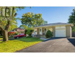 8 BELLBURY CRESCENT, Toronto, Ontario