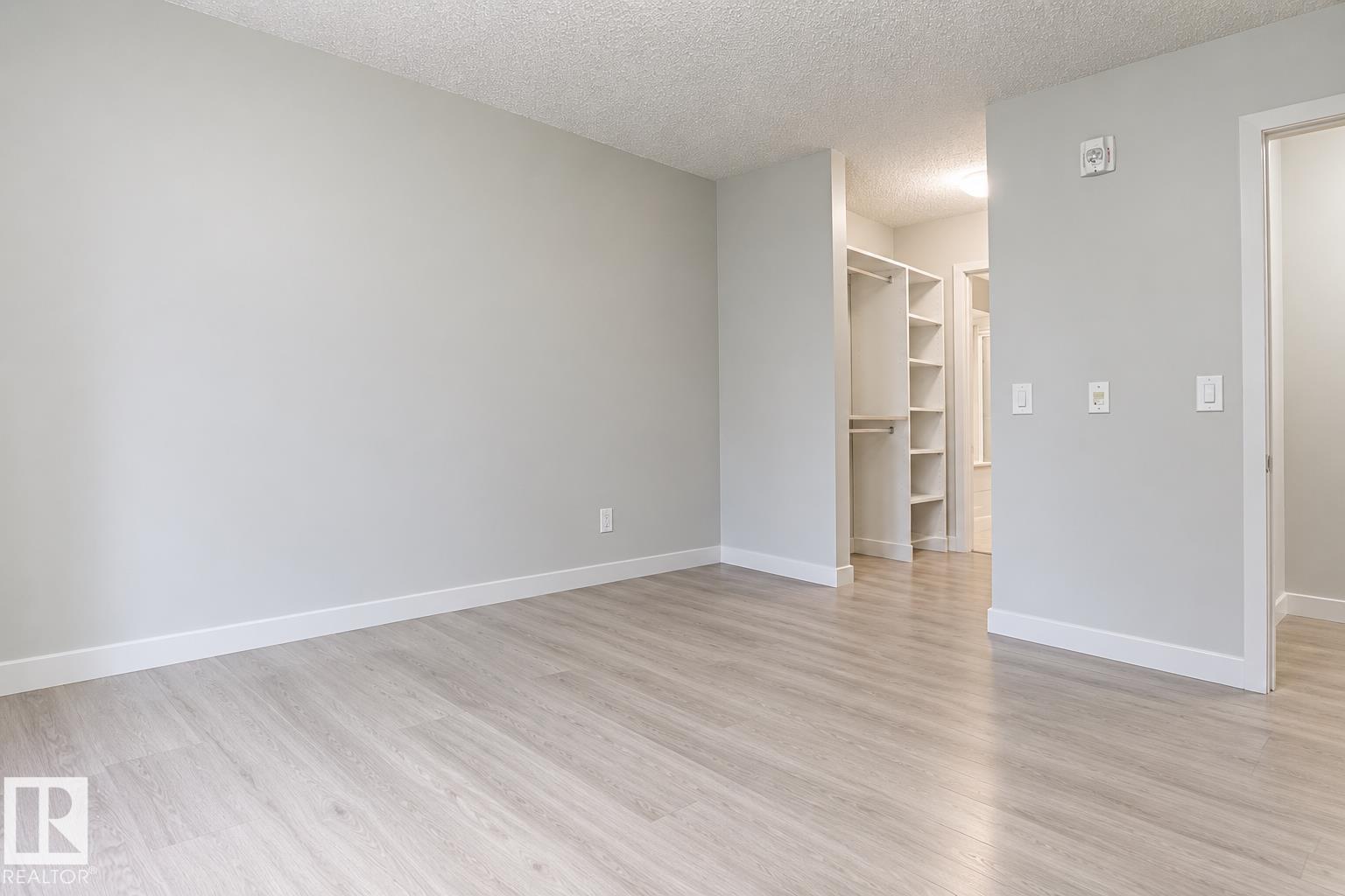 #127 5515 7 AV SW