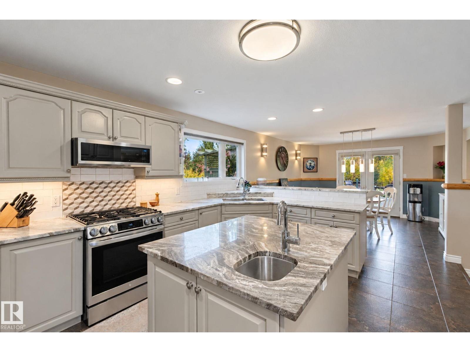 6 ROSENTHAL WY