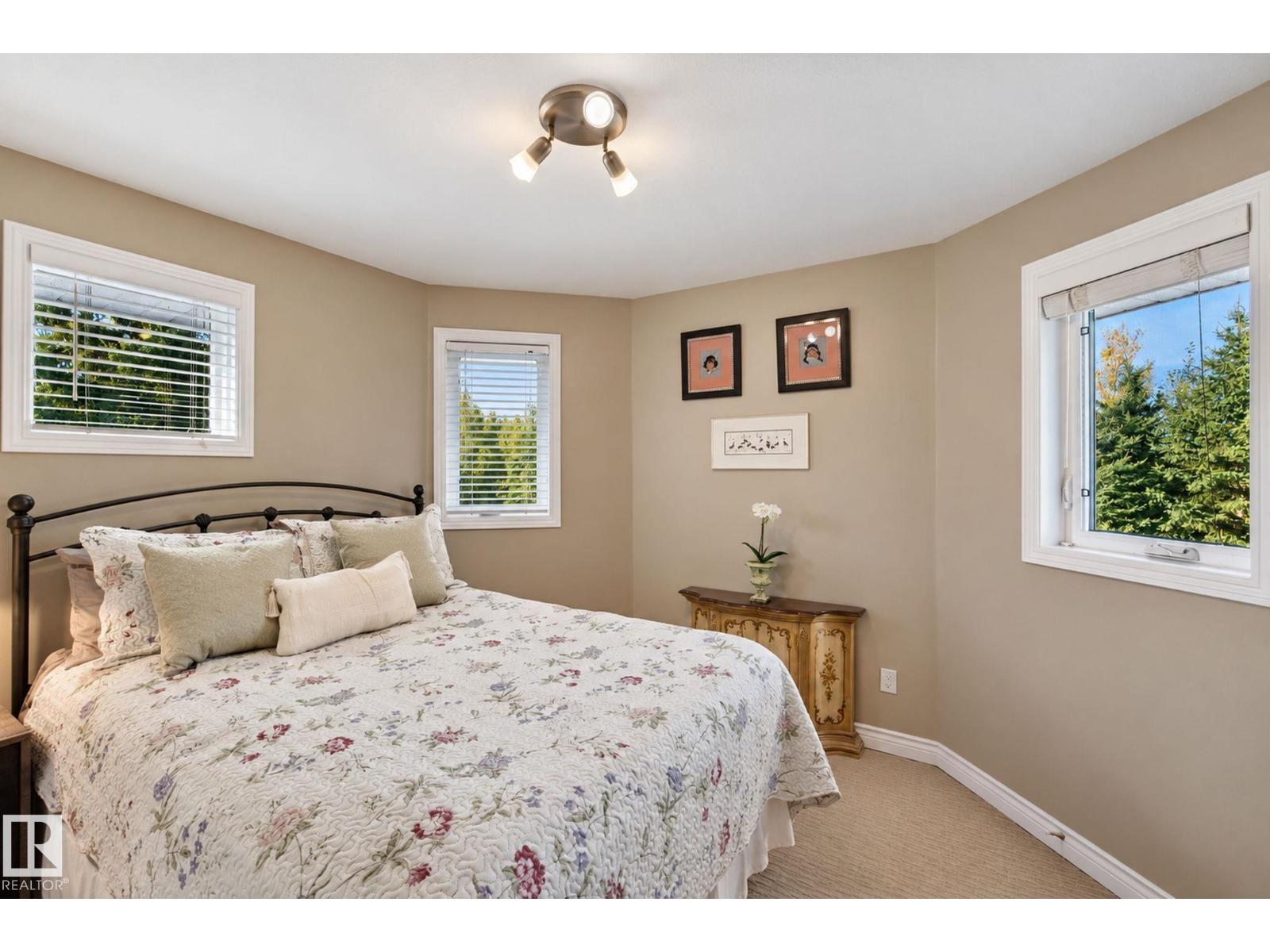 6 ROSENTHAL WY