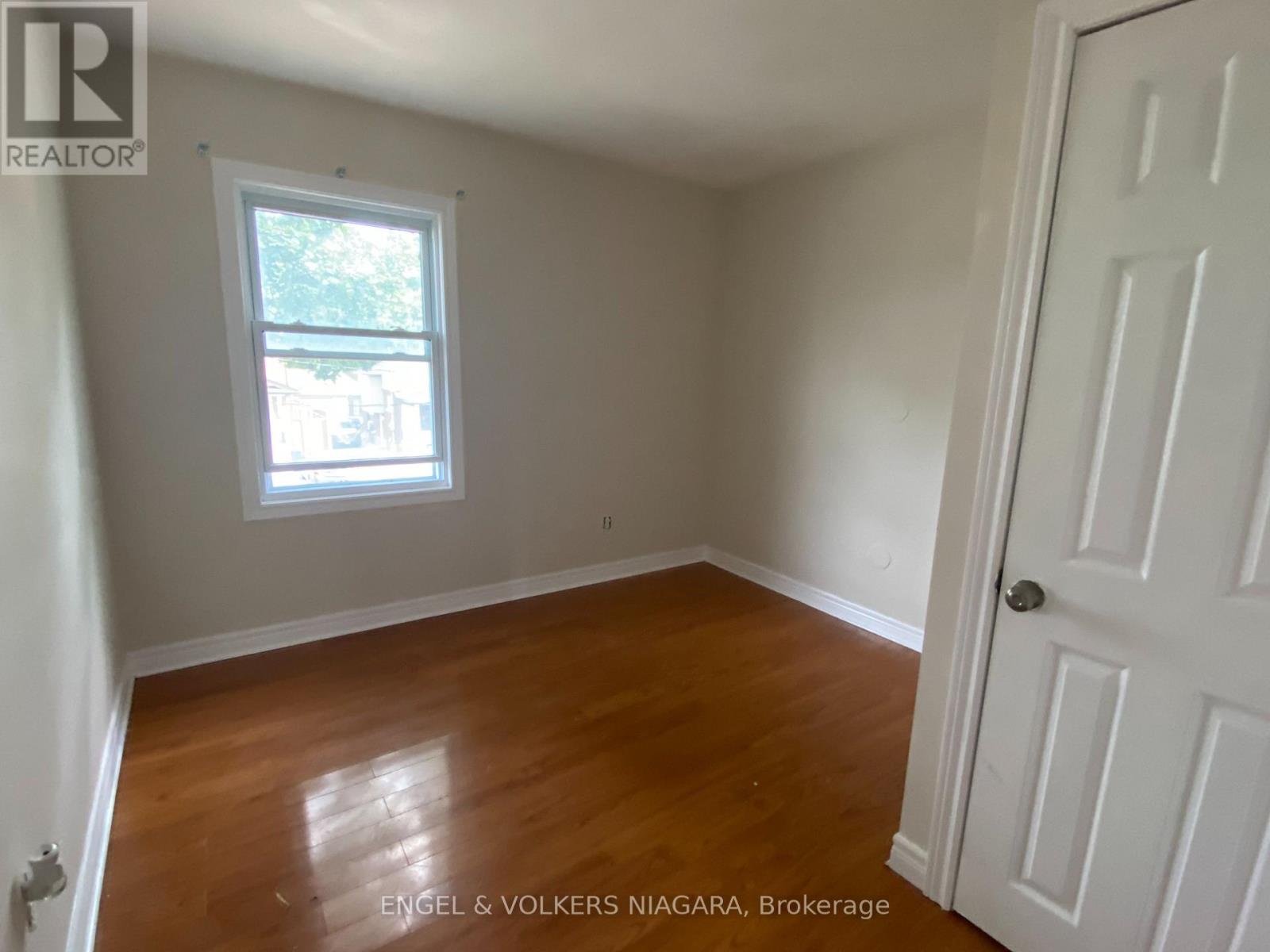 2 - 5006 Willmott Street, Niagara Falls, Ontario  L2E 1Z8 - Photo 3 - X13869910