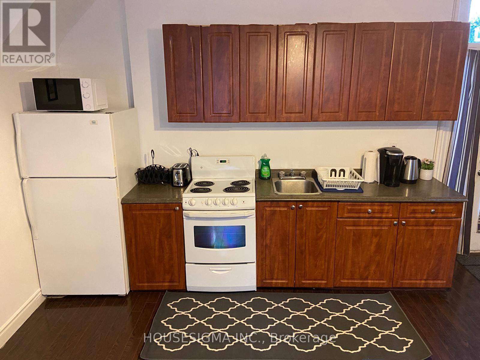 Main #1 - 104 Pembroke Street, Toronto, Ontario  M5A 2N8 - Photo 4 - C13869906