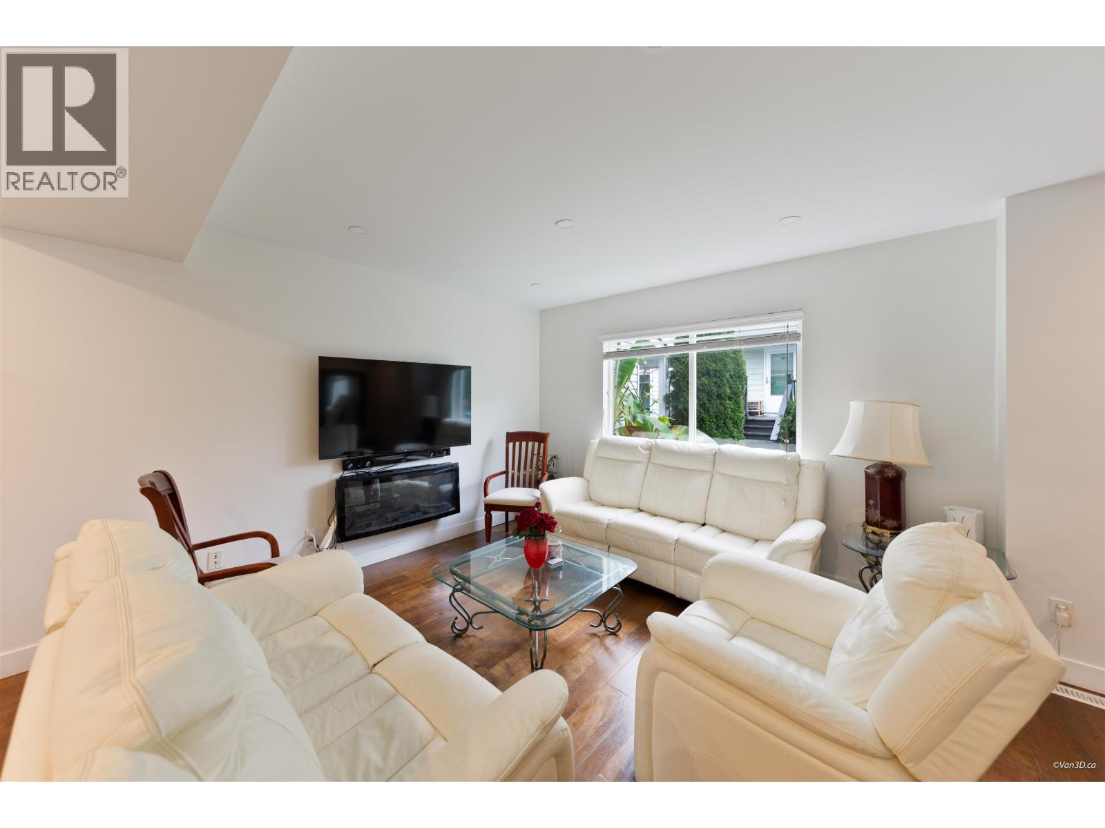 2 8745 Government Street, Burnaby, British Columbia  V3N 4G9 - Photo 3 - R3173172