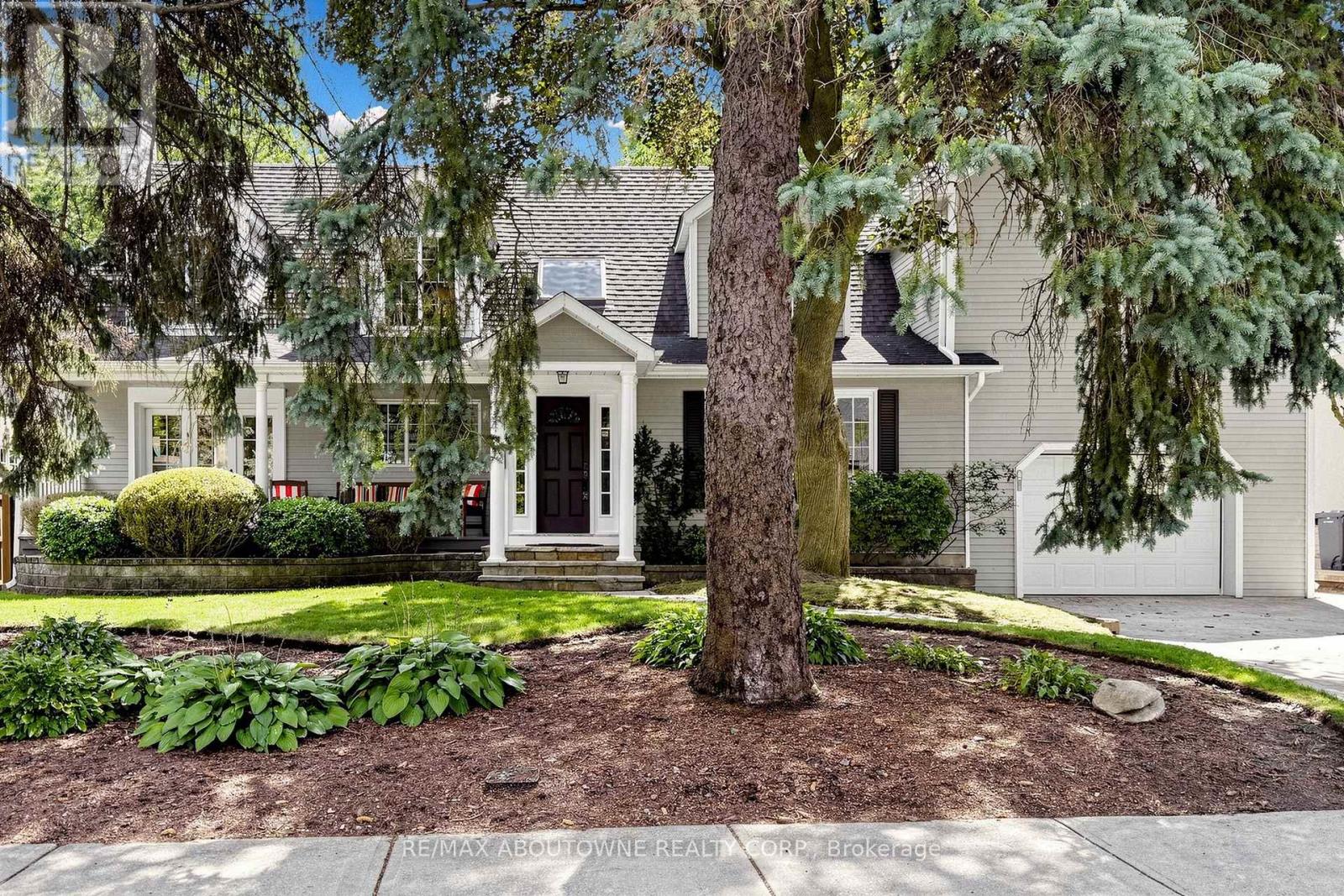 1304 Devon Road, Oakville, Ontario  L6J 2L8 - Photo 2 - W13869912