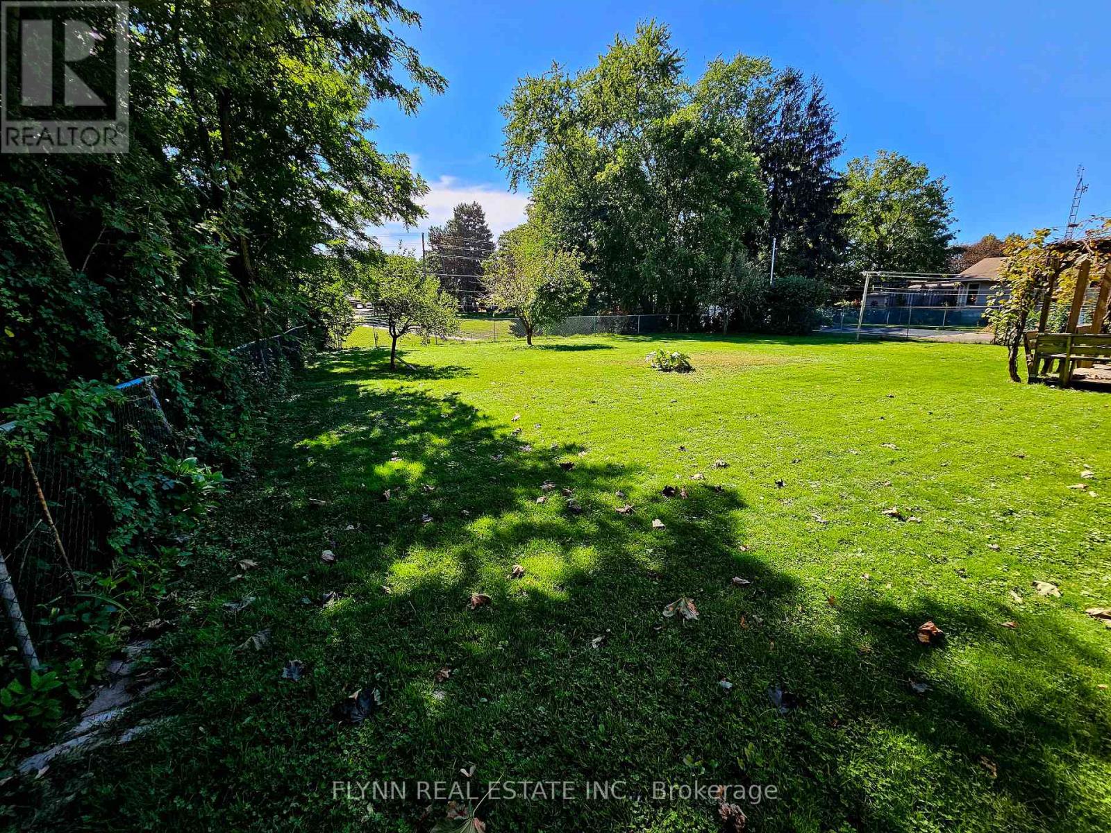 6446 Sheldon Street, Niagara Falls, Ontario  L2E 5X2 - Photo 2 - X13869888