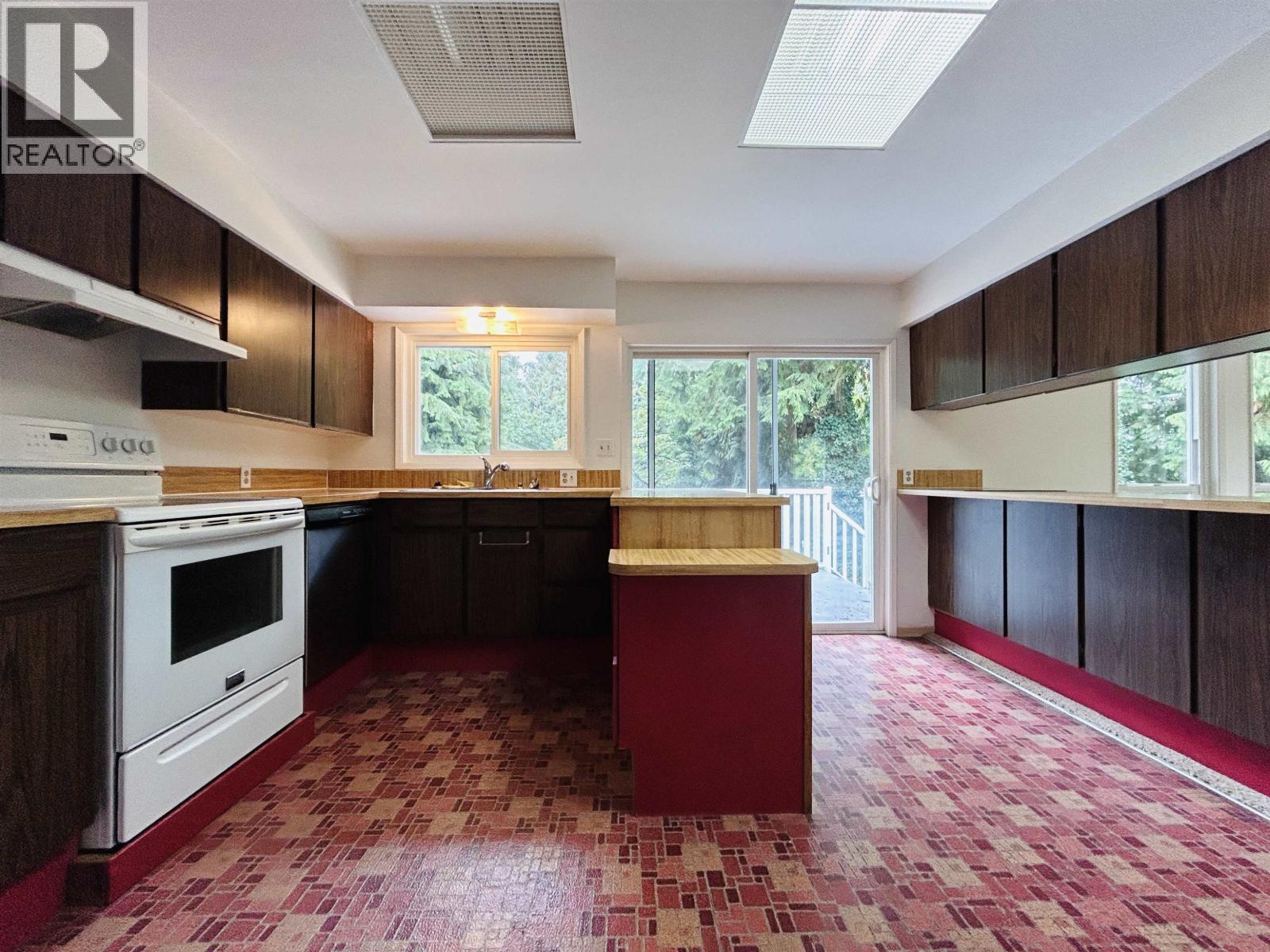 1404 Winslow Avenue, Coquitlam, British Columbia  V3J 2G4 - Photo 8 - R3173120