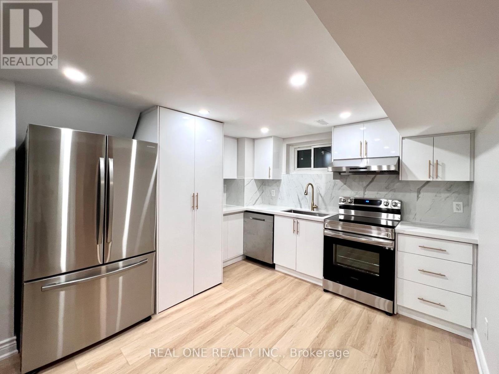 65 DEWLANE DRIVE W, Toronto, Ontario