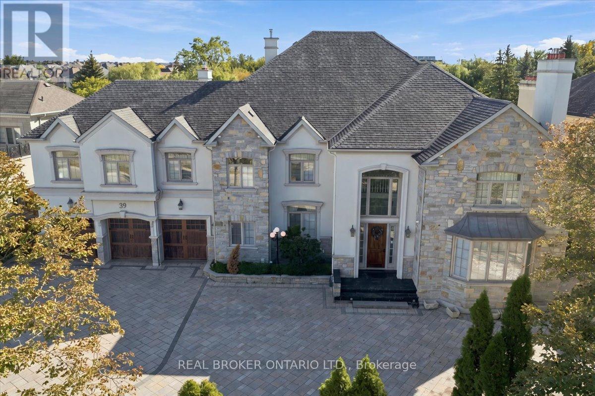 39 DEWBOURNE AVENUE, Richmond Hill, Ontario