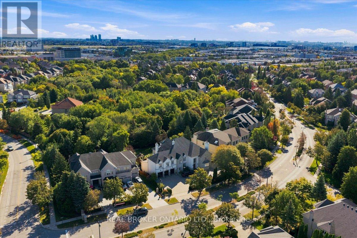 39 Dewbourne Avenue, Richmond Hill, Ontario  L4B 3G9 - Photo 2 - N13869942