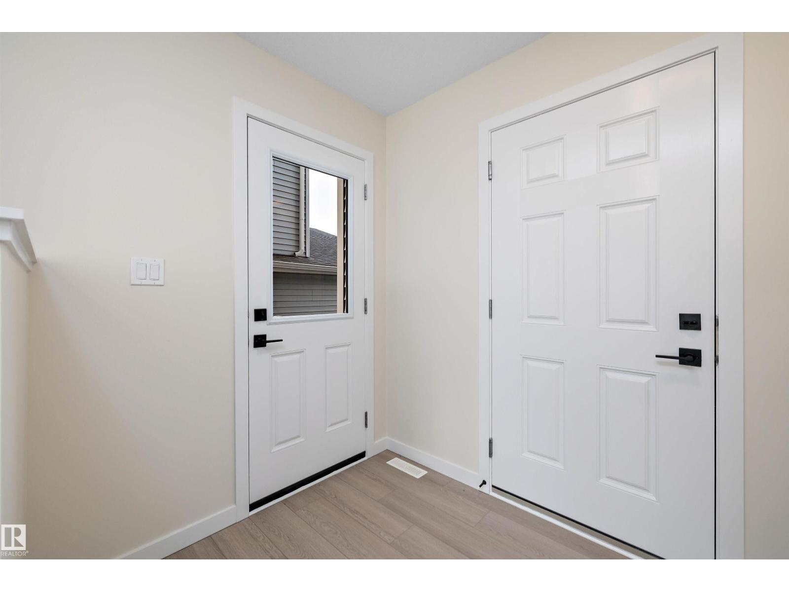 708 22 St SW, Edmonton, Alberta  T6T 0G9 - Photo 3 - E4479745