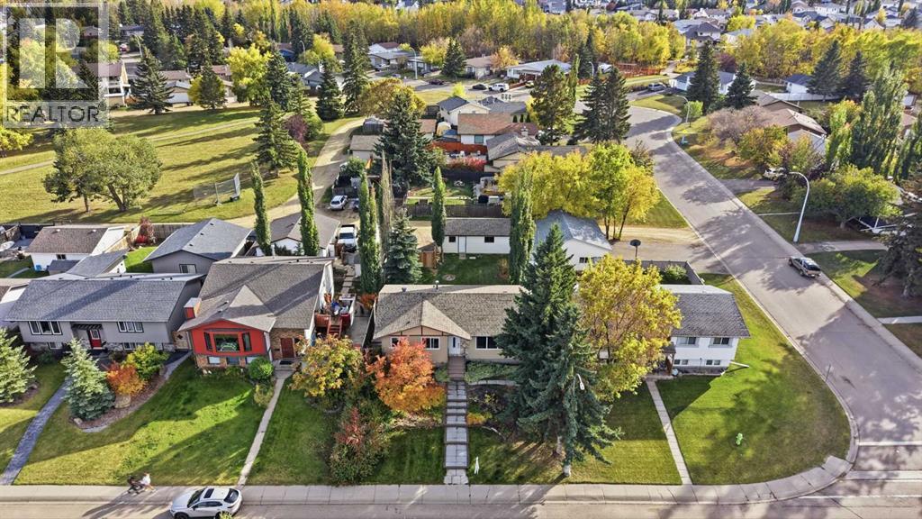 4412 45 Avenue, Sylvan Lake, Alberta  T4S 1K6 - Photo 3 - A2350207