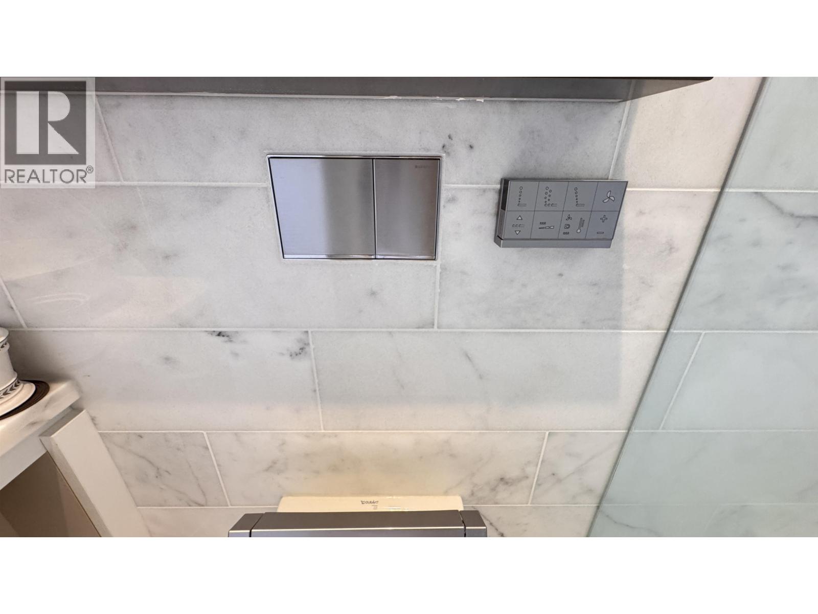 22xx 1408 ROBSON STREET