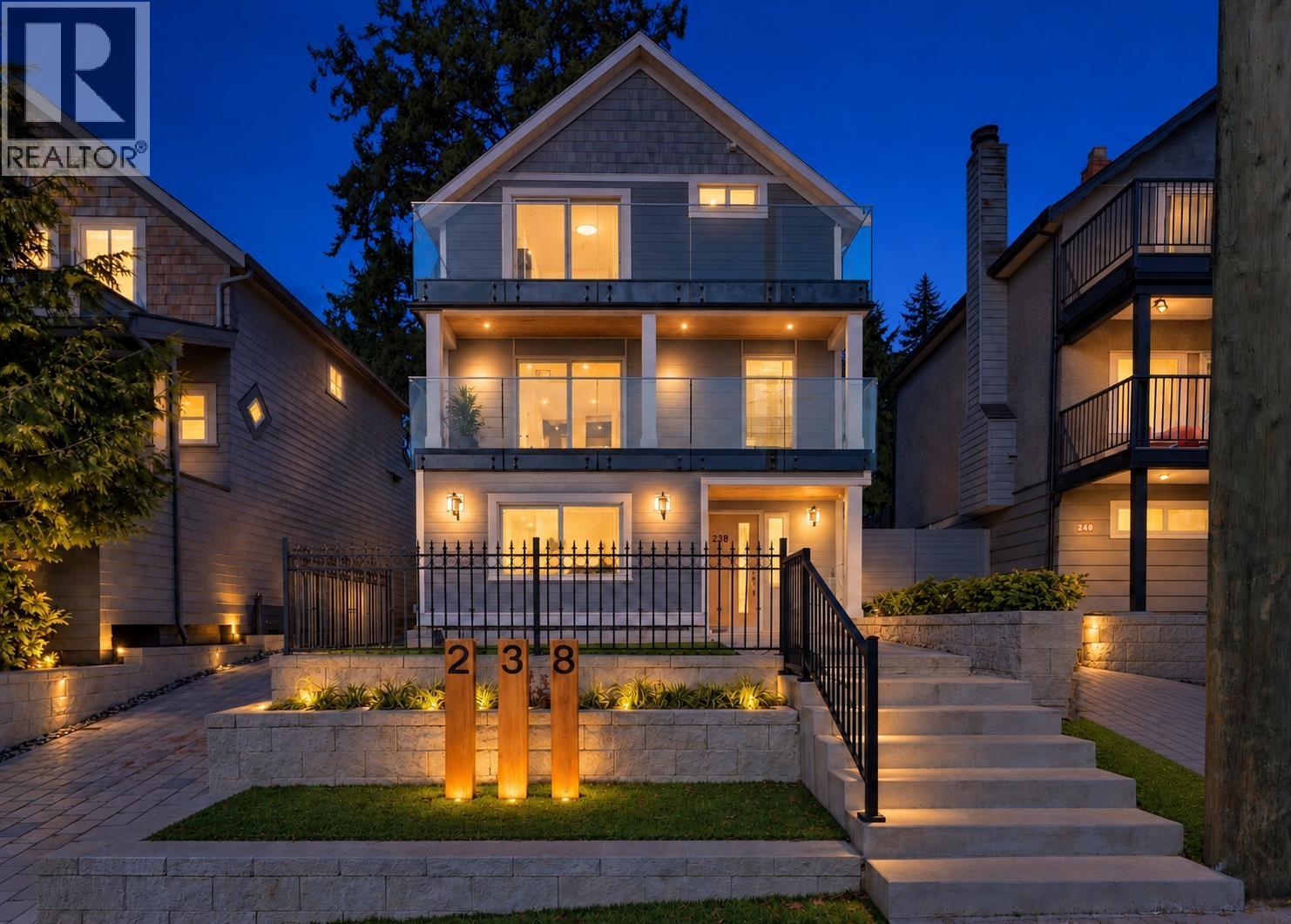 238 E 28TH STREET, North Vancouver, British Columbia