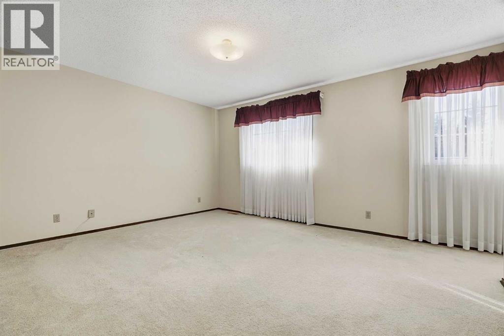 751 Willamette Drive SE
