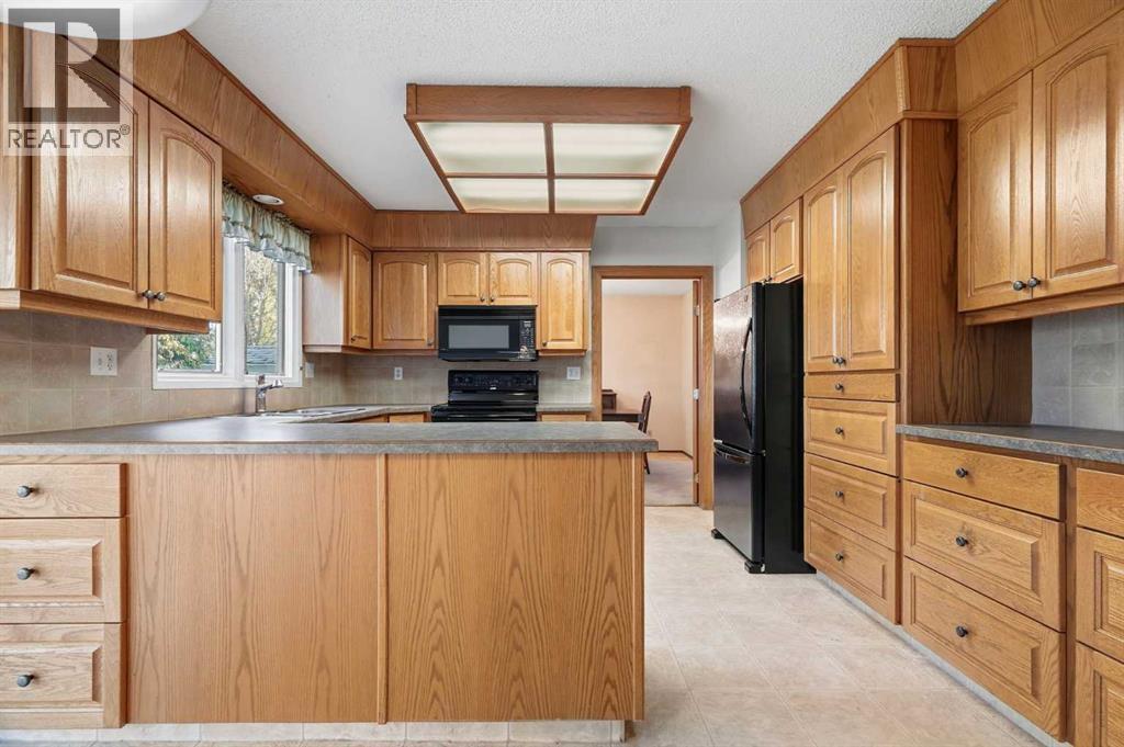 751 Willamette Drive SE