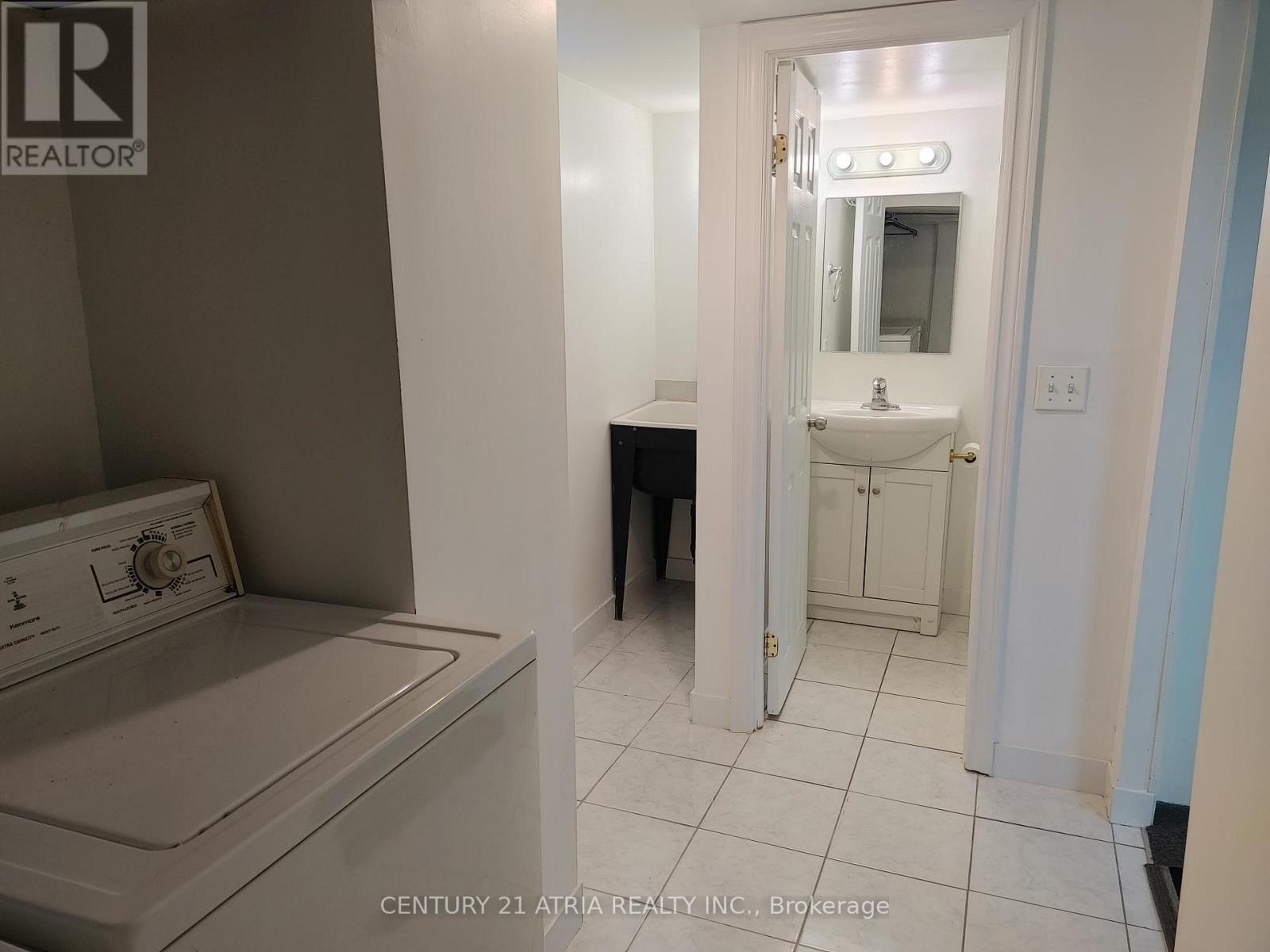 36 Chesapeake Avenue, Toronto, Ontario  M1L 1T3 - Photo 24 - E13865796
