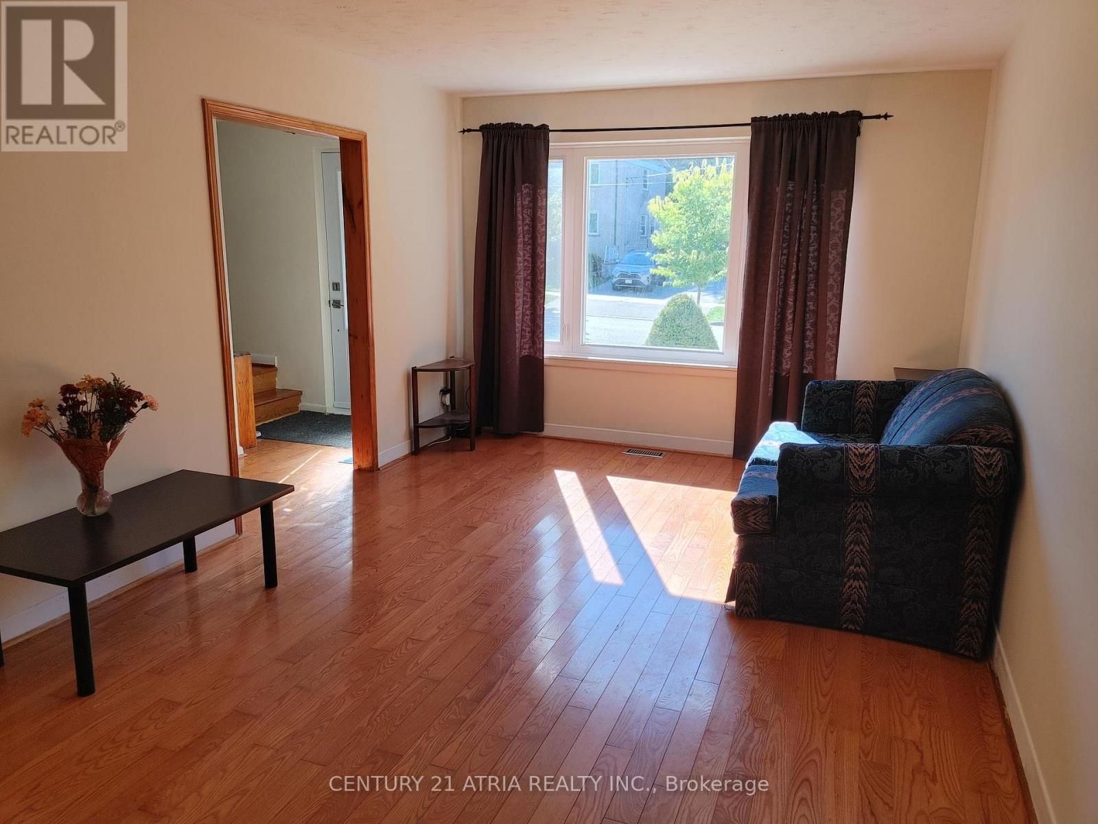 36 Chesapeake Avenue, Toronto, Ontario  M1L 1T3 - Photo 6 - E13865796