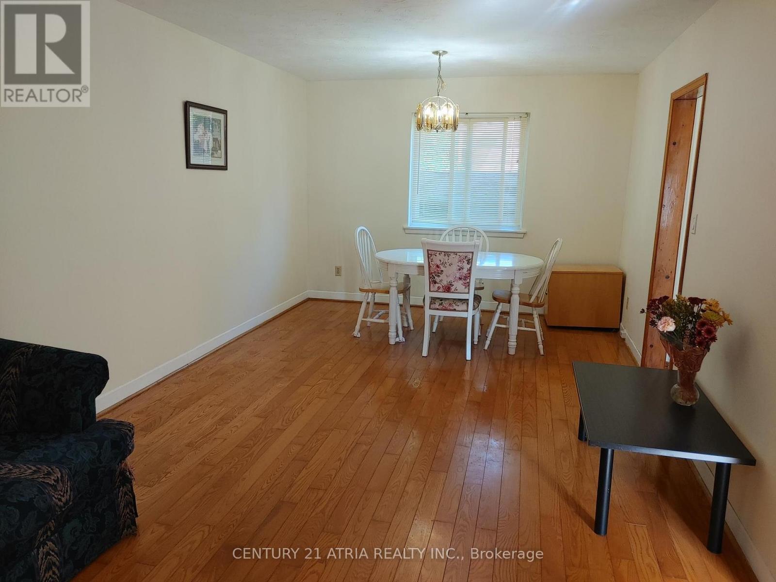 36 Chesapeake Avenue, Toronto, Ontario  M1L 1T3 - Photo 8 - E13865796