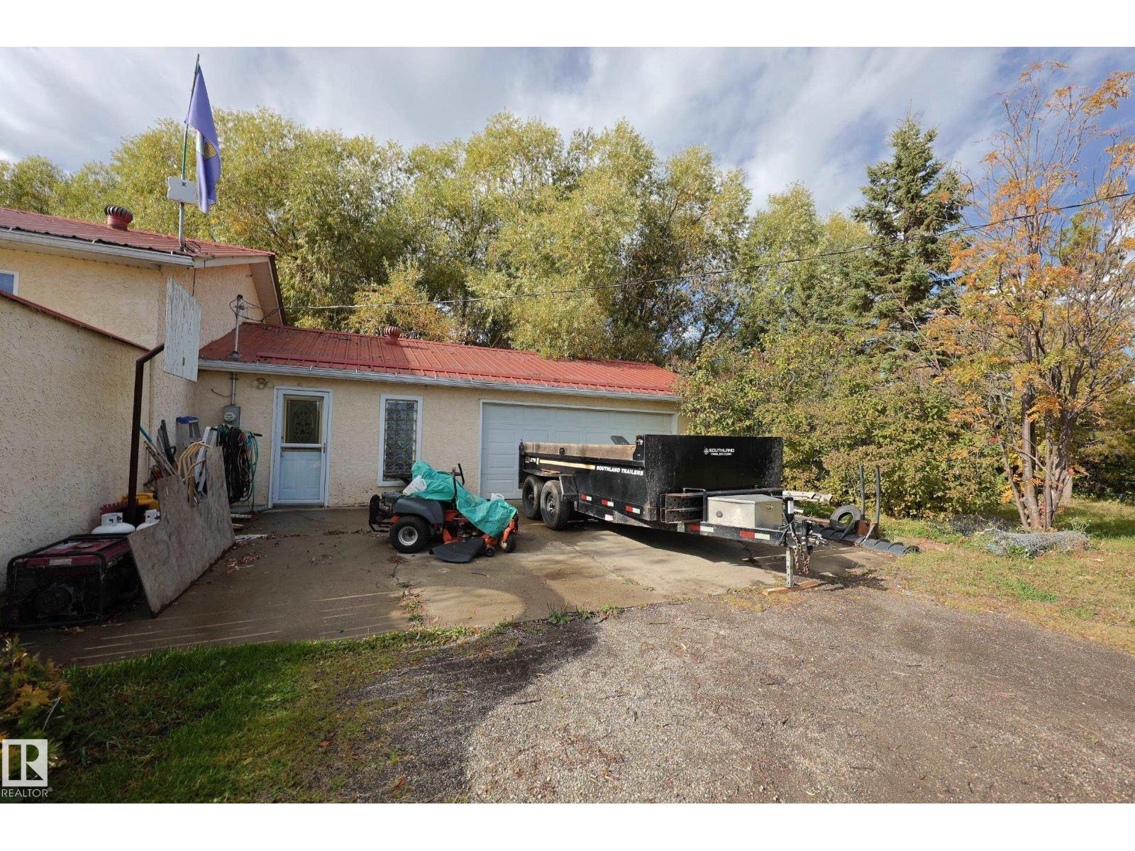 3327 STE. ANNE TR
