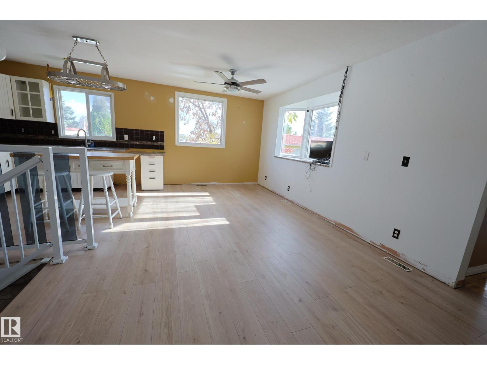 3327 STE. ANNE TR