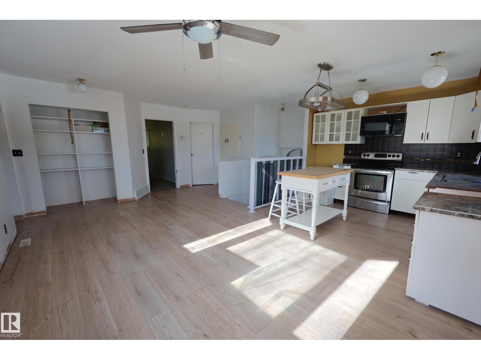 3327 STE. ANNE TR