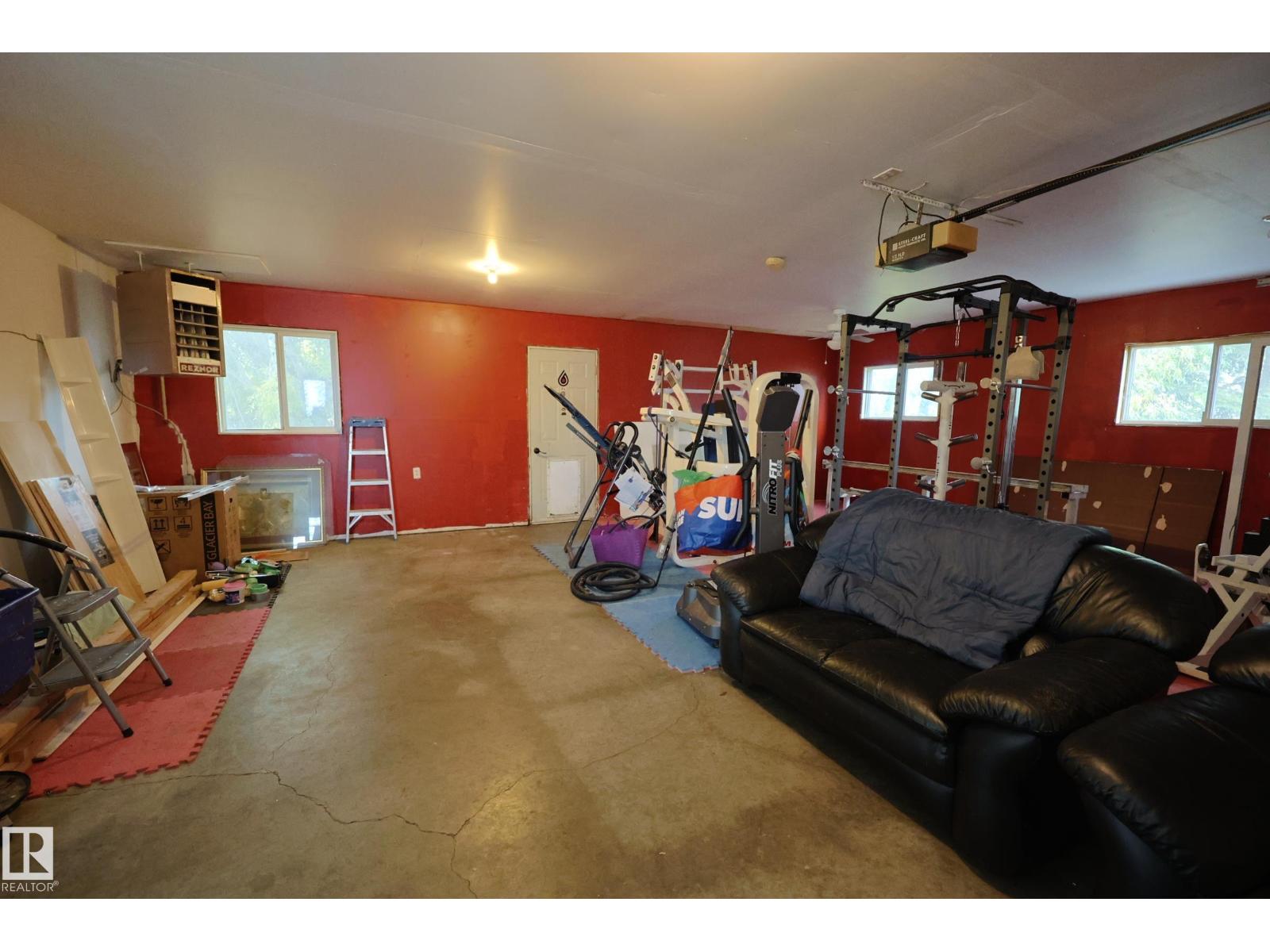 3327 STE. ANNE TR
