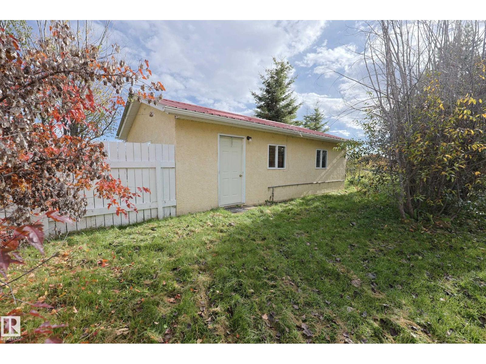 3327 STE. ANNE TR