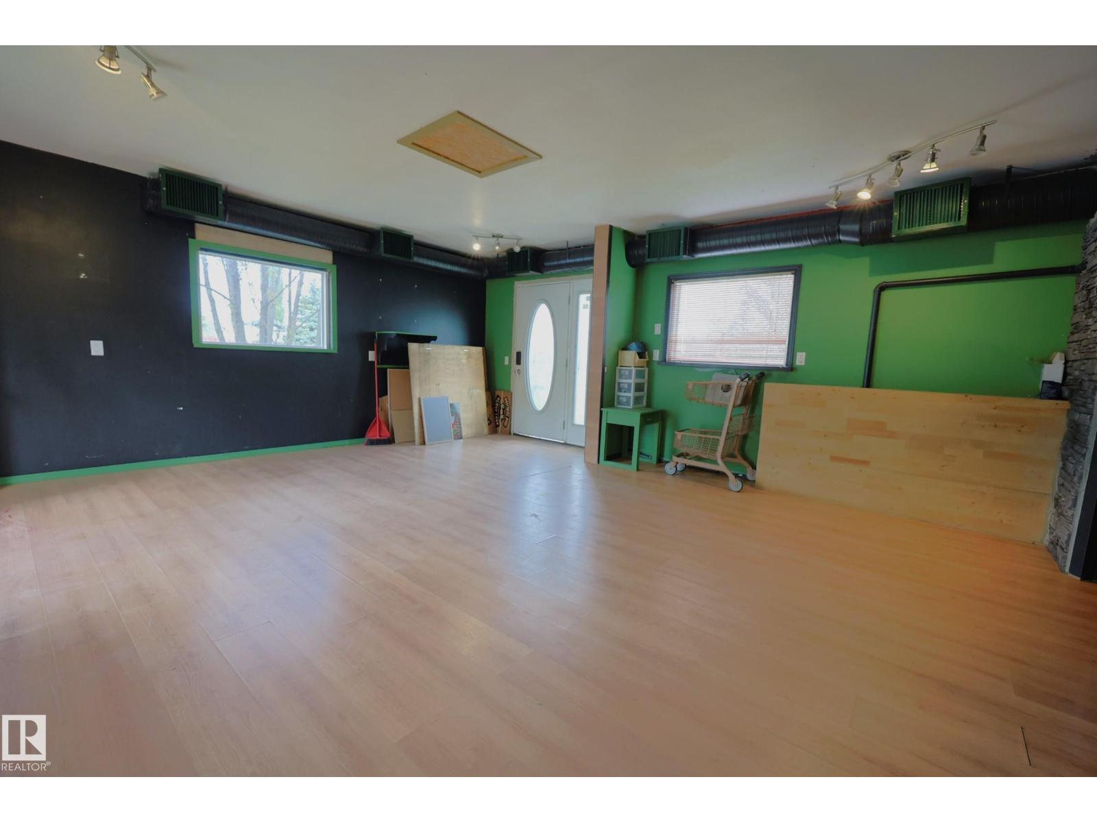 3327 STE. ANNE TR